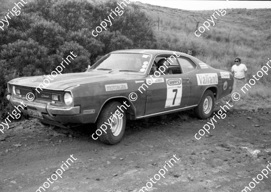 1973 Wynns 7 Andre Liebenberg, Leon Joubert Valiant Charger 1088 (courtesy Roger Swan) (9)