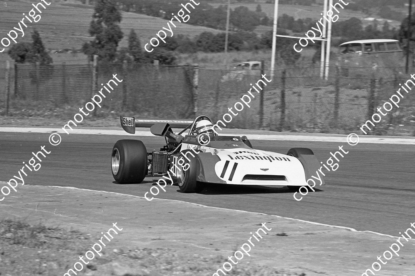 1974 Kya SS 11 G Tunmer Chevron B25 (permission Malcolm Sampson Motorsport Photography) (1)