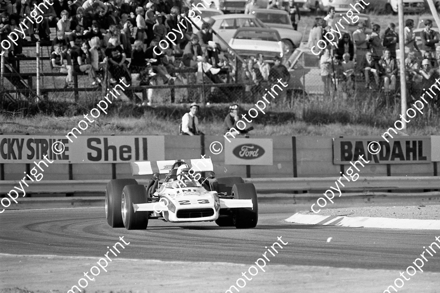 1974 Kya SS 23 F Cowell Lola T190 (permission Malcolm Sampson Motorsport Photography) (1)