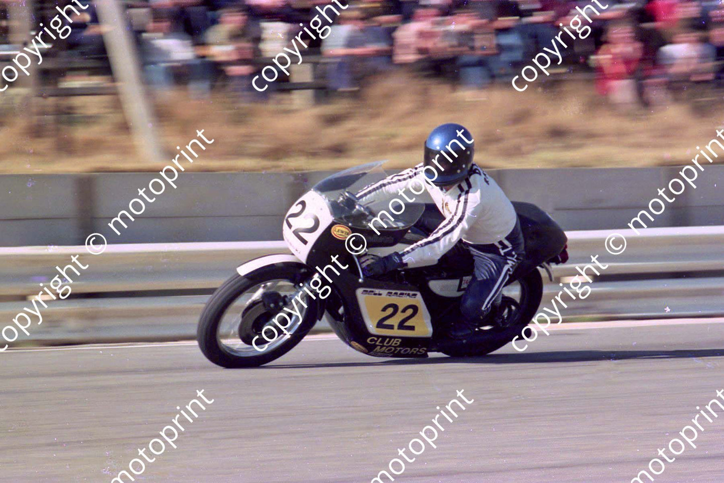 1974 MC Kya 22 Howard Mellet Kawasaki 500 (permission Malcolm Sampson Motorsport Photography) (1)