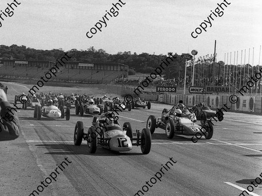 1974 Republic Trophy FV grid 12 Foreshaw, 51 Wayburne, 32 vd Linde, 19 D Randall, 22 Laubscher (courtesy Roger Swan) 143