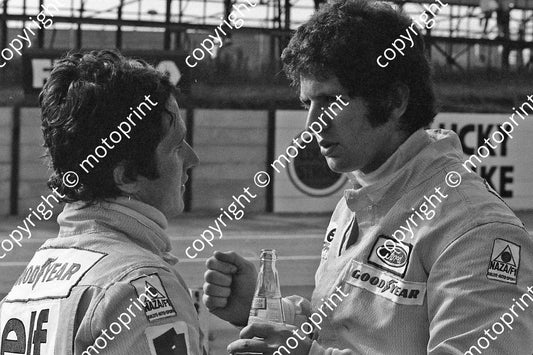1974 SA GP 0 Patrick Depailler, Jody Scheckter (Courtesy Roger Swan) 071