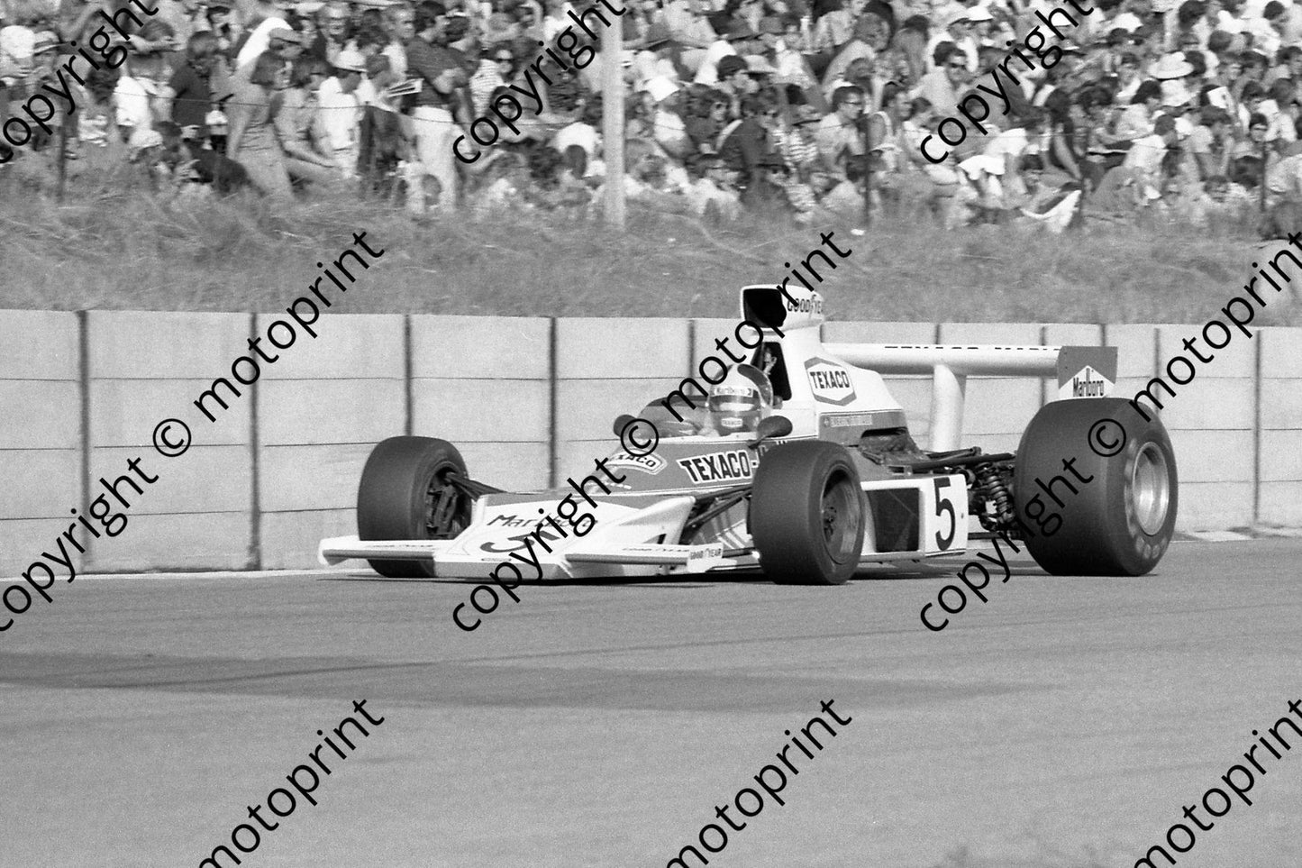 1974 SA GP 5 Emerson Fittipaldi McLaren M23 (Courtesy Roger Swan) 179