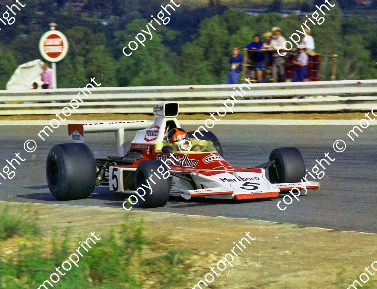 1974 SA GP 5 Emerson Fittipaldi McLaren M23 (permission Malcolm Sampson Motorsport Photography) (2)