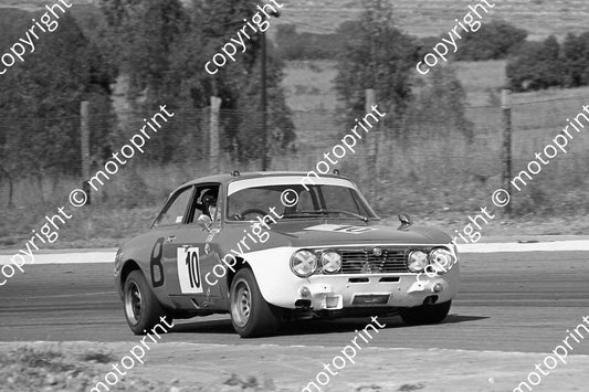 1974 SL Star prod B10 Alfa GTV A Chatz NOTE body damage(permission Malcolm Sampson Motorsport Photography)  (6)