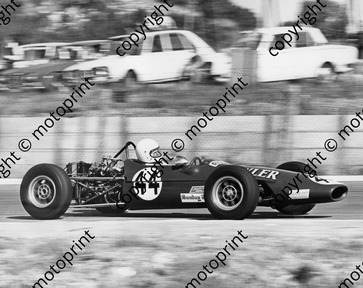 1975 FF 44 Gavin Lauder Titan 2738x2173 pixels