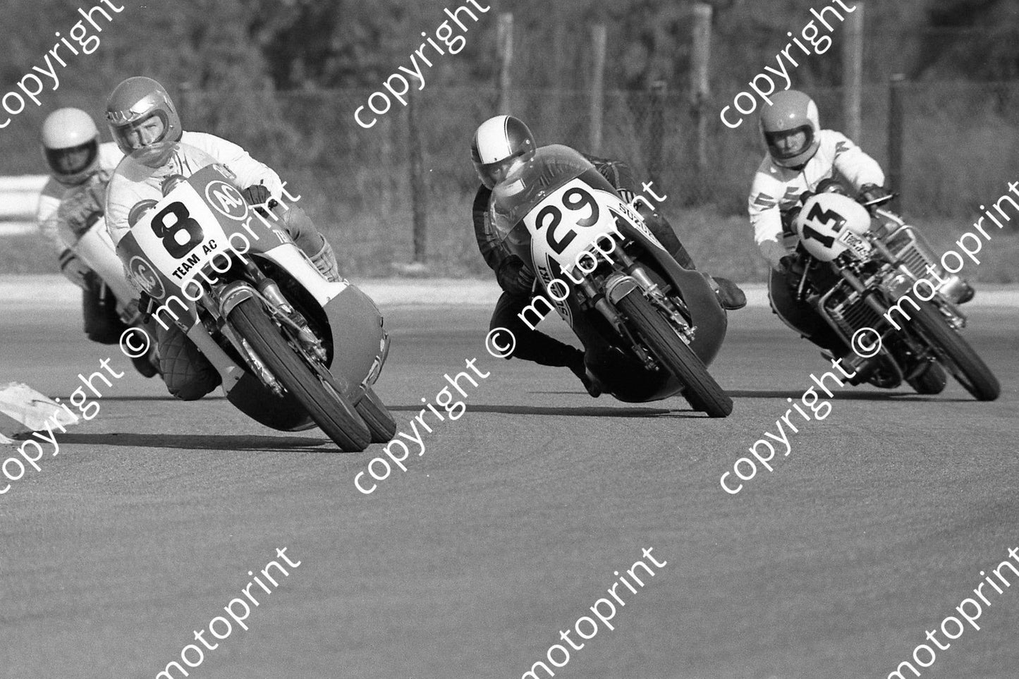 1975 Highveld 100 MC 8 R Minster Honda 29 13 C Strugnell Suzuki (permission Roger Swan) 026
