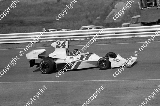 1975 SA GP 24 James Hunt Hesketh 308-3 (Permission Malcolm Sampson Motorsport Photography) (7)