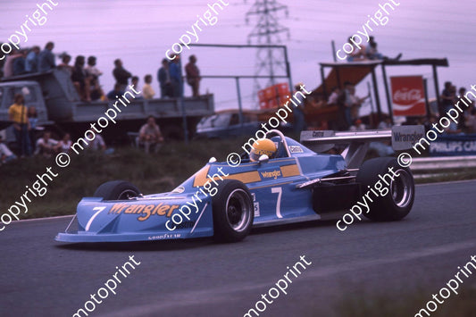 1976 FA Hesketh 7 Basil van Rooyen Chevron B34 (permission Malcolm Sampson Motorsport Photography) (2)