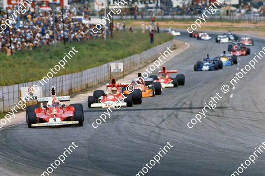 1976 SA GP 1 Lauda Ferrari 12 Mass McLaren 9 Brambilla March (permission Malcolm Sampson Motorsport Photography)