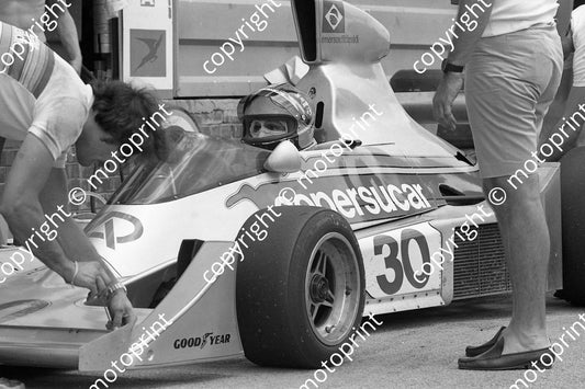 1976 SA GP 30 Emerson Fittipaldi Copersucar FD04 (permission Malcolm Sampson Motorsport Photography) (3)