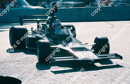 1976 US GP (Long Beach) Jean-Pierre Jarier Shadow DN5