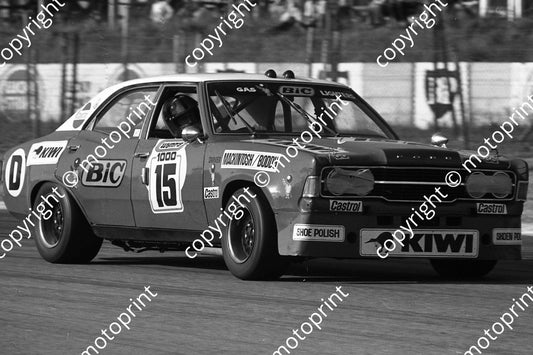 1976 Wynns 15 Cortina V6 MacIntosh Boddy SL (permission Malcolm Sampson Motorsport Photography)(10)