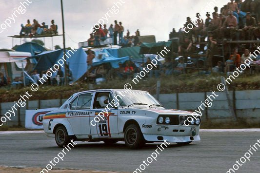 1976 Wynns 19 Alfetta Geoff Mortimer Arnold Chatz (permission Malcolm Sampson Motorsport Photography) (2)