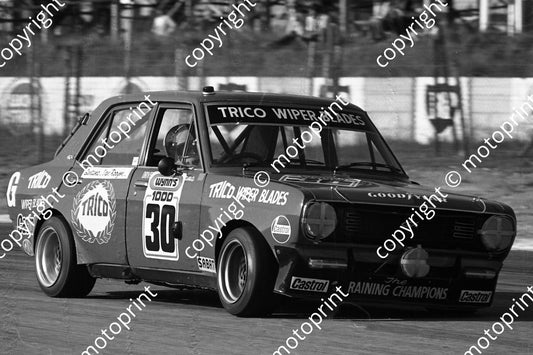 1976 Wynns 30 Datsun 1200GX Santana B van Rooyen SL (permission Malcolm Sampson Motorsport Photography)(11)