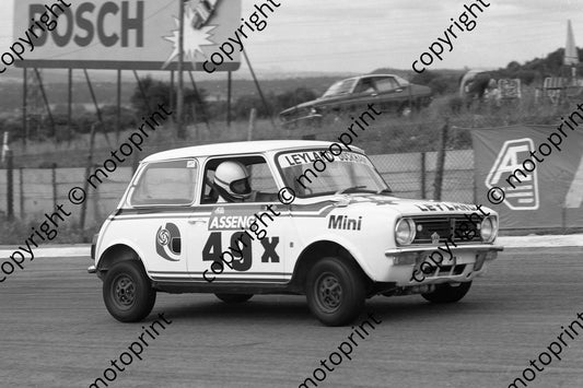 1977 Gp1 X49 Eric Farmer MIni 1275GTS  (permission Malcolm Sampson Motorsport Photography) 034