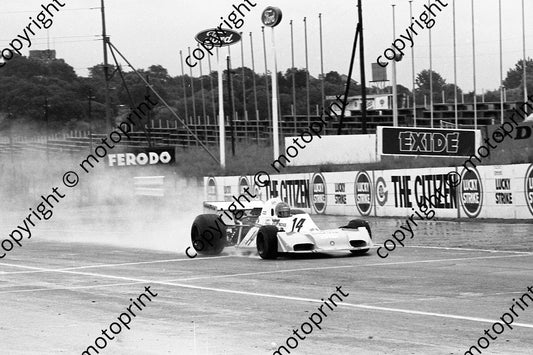 1977 SA GP 14 Larry Perkins BRM P201B rain practice  (permission Malcolm Sampson Motorsport Photography)(4)