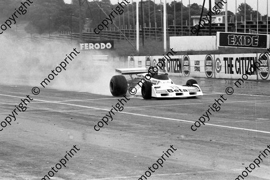 1977 SA GP 19 Vittorio Brambilla Surtees TS19 rain practice (3)