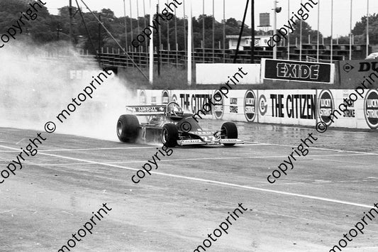 1977 SA GP 22 Clay Regazzoni Ensign N177 rain practice (permission Malcolm Sampson Motorsport Photography) (2)