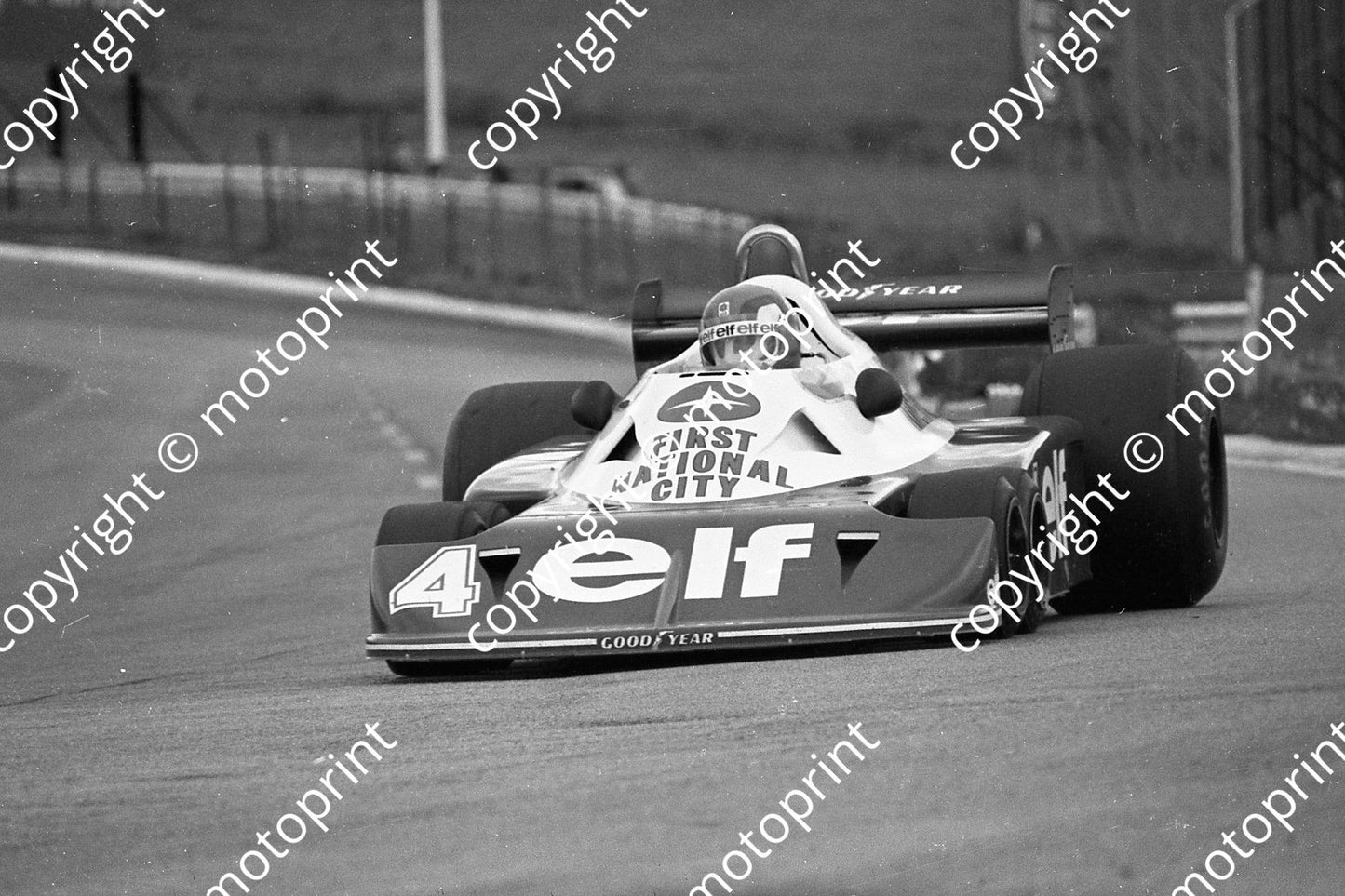 1977 SA GP 4 Patrick Depailler Tyrrell P34 (permission Malcolm Sampson Motorsport Photography) (16)