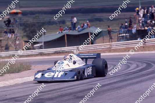 1977 SA GP 4 Patrick Depailler Tyrrell P34 (permission Malcolm Sampson Motorsport Photography) (41)