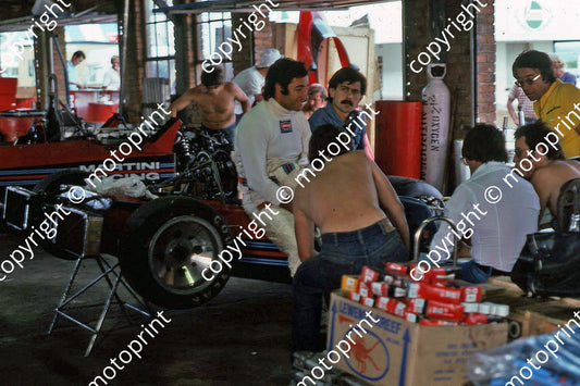 1977 SA GP Brabham garage Pace Murray Ecclestone Watson (permission Malcolm Sampson Motorsport Photography) 192 (3)
