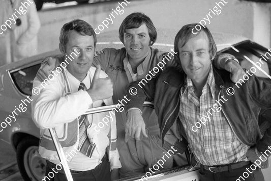 1977 SA GP Roger McCleery, Roy Klomfass, Dave Cocks Alfa Competitions manager  (permission Malcolm Sampson Motorsport Photography) (1)
