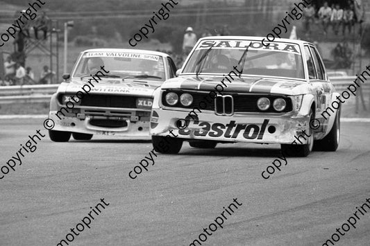 1977 Star prod A7 Willie Hepburn Mazda_ A12 Eddie Keizan BMW 530 note fender damage (permission Malcolm Sampson Motorsport Photography) 015