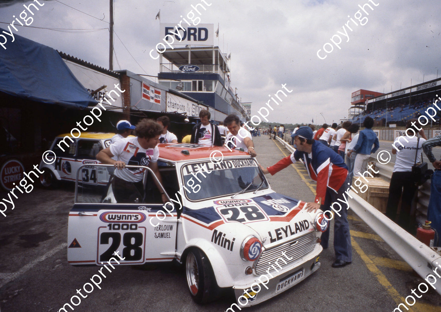 1977 Wynns 28 Andy Terlouw Ron Samuel Mini Cooper S (courtesy Roger Swan) (2)
