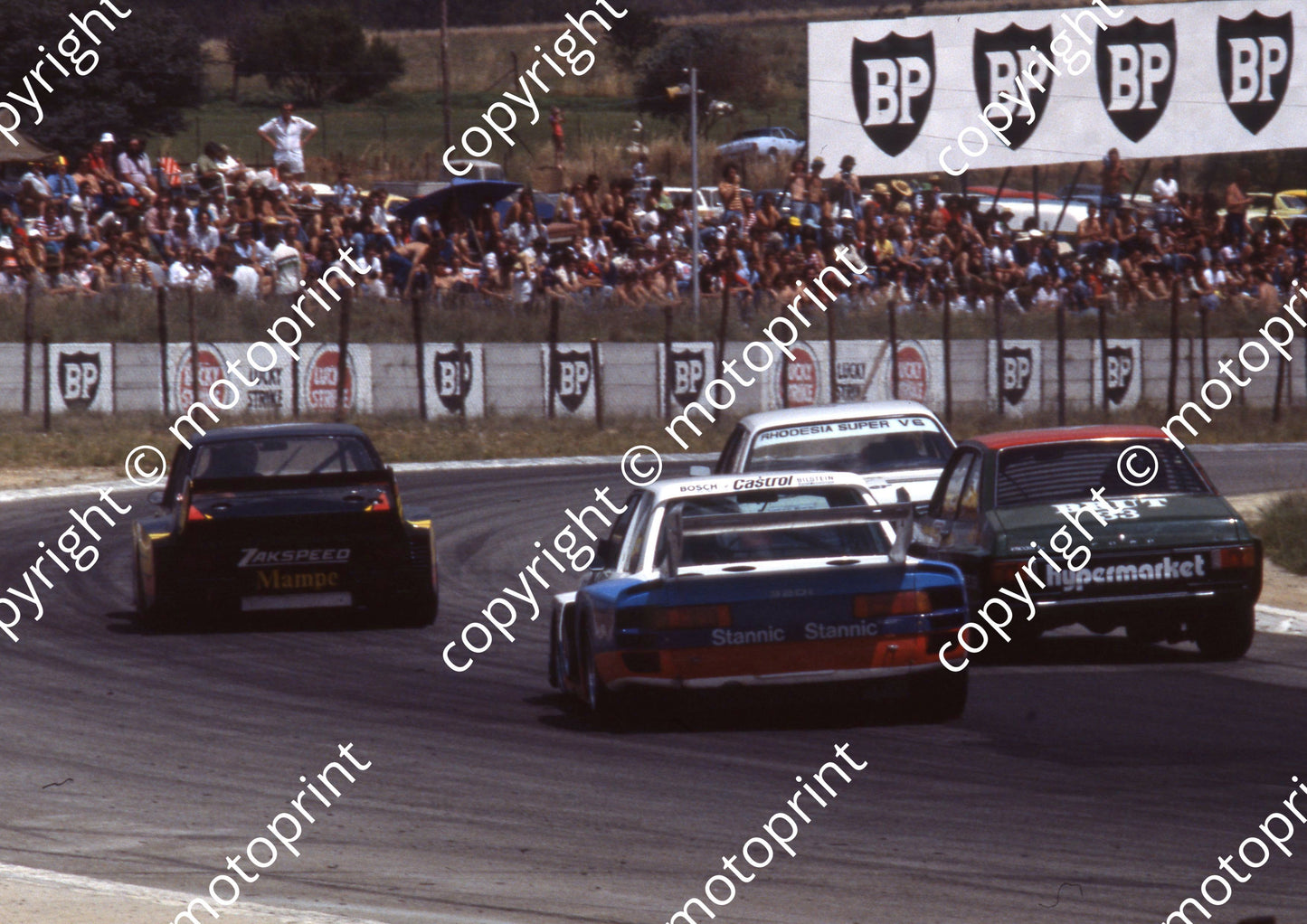1977 Wynns 2 Hahne Hezemans Escort 13 Grohs Hottinger BMW320 40 Booysen Nieman Cortina (courtesy Roger Swan) (3)