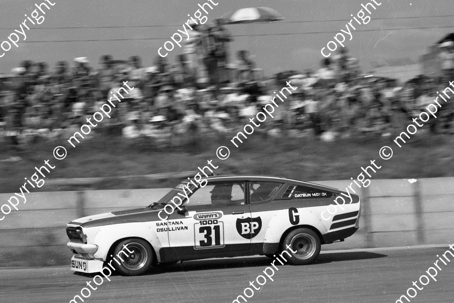 1977 Wynns 31 Datsun 140Y G Santana M O_ Sullivan  (Permission Malcolm Sampson Motorsport Photography) (2)