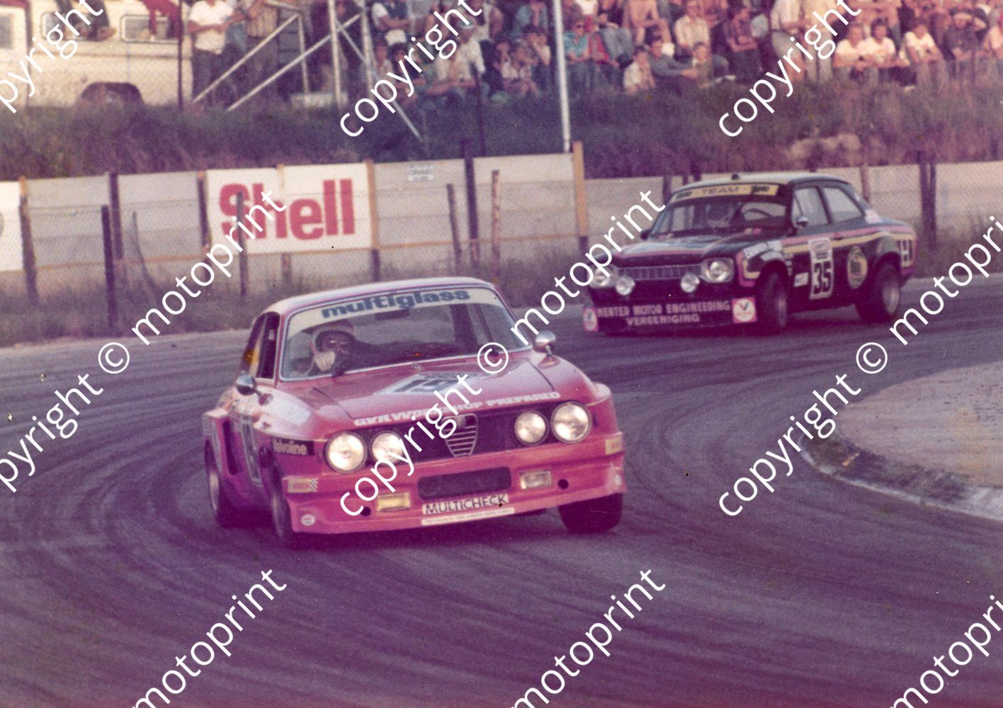 1977 Wynns 35 Escort Gerald Vorster Colin Clay 19 Alfa GTV Martin Rhoda, Bunny Wentzel (Permission Malcolm Sampson Motorsport Photography) (1)