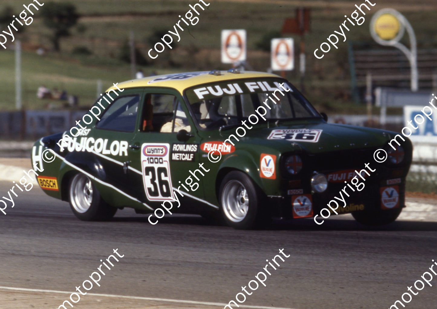 1977 Wynns 36 John Metcalfe Brian Rowlings Escort 1100(courtesy Roger Swan) (162)