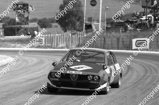 1977 Wynns 8 Alfetta 2000 Bobby Scott Arnold Chatz  (Permission Malcolm Sampson Motorsport Photography)(2)