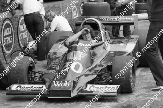 1978 SA GP 20 Jody Scheckter_s Wolf pits (courtesy Malcolm Sampson Motor Sport Photography) (1)