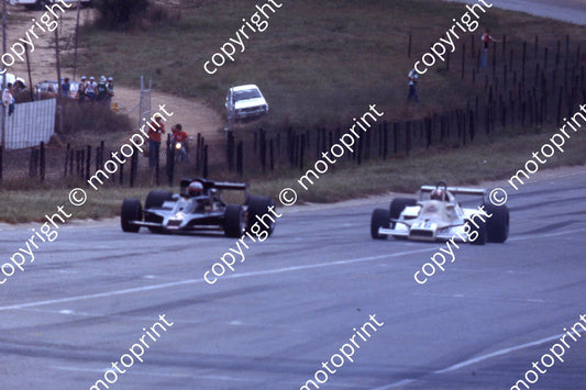 1978 SA GP 36 Rolf Stommelen Arrows FA1 5 Mario Andretti Lotus 78 (courtesy Malcolm Sampson Motor Sport Photography) 530