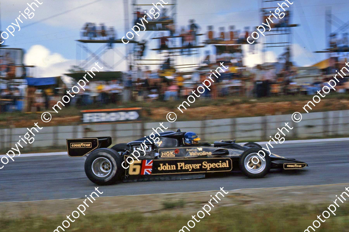 1978 SA GP 6 Ronnie Peterson Lotus 78 (courtesy Malcolm Sampson Motor Sport Photography)