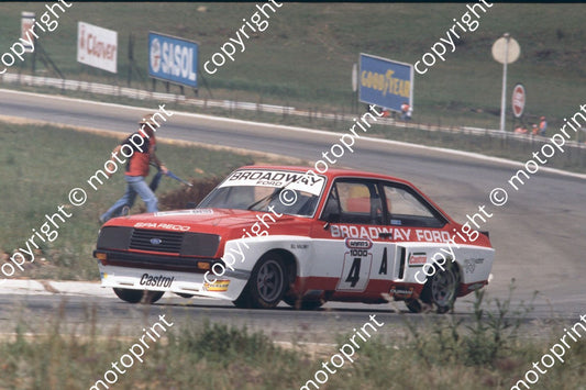 1978 Wynns 4 Billy Maloney, Ronnie van Rooyen Escort RS (courtesy Roger Swan) (3)