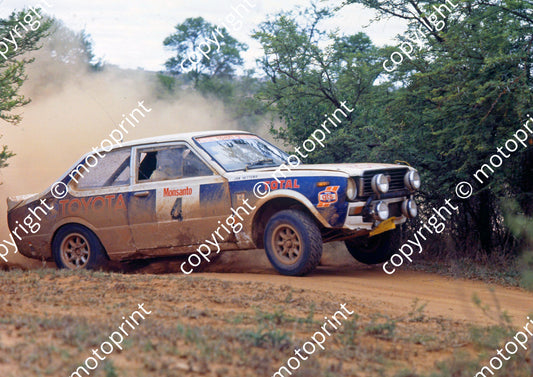 1979 Monsanto 4 Jan Hettema, Leon Joubert Toyota (courtesy Roger Swan) (24)