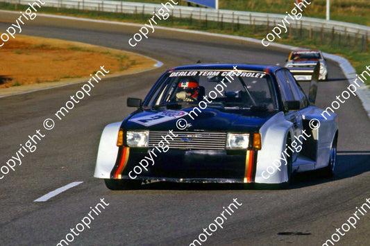 1979 Wynns 2 Chev Rekord Bobby Scott practice (courtesy Roger Swan) (1)