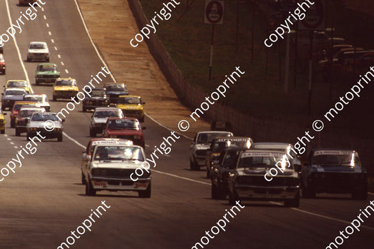 1980 Kya Hiveld 100 Gp 1 first lap (courtesy Roger Swan)