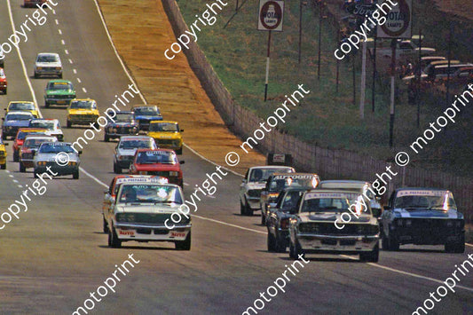 1980 Kya Hiveld 100 Gp 1 first lap  (courtesy Roger Swan)