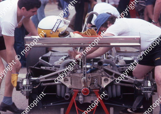 1980 SA GP 1 Ferrari mechanics Scheckter car (A4 scan) (permission Malcolm Sampson Motorsport Photography) (15)
