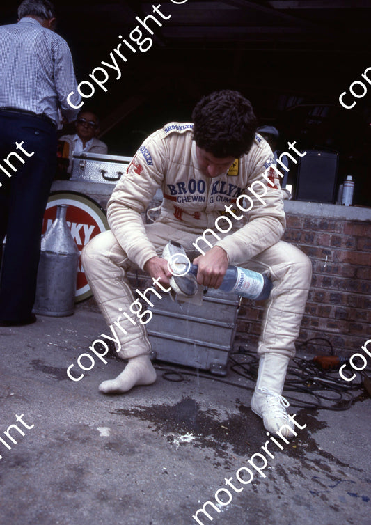1980 SA GP 1 Jody Scheckter mending shoe part 3 (A4 scan) (permission Malcolm Sampson Motorsport Photography) (3)