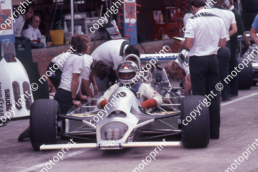 1980 SA GP 27 Alan Jones Williams FW07 ready to go (permission Malcolm Sampson Motorsport Photography)(52)