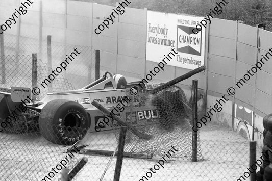 1980 SA GP 9 Marc Surer ATS D4 01 crash in practice  (permission Malcolm Sampson Motorsport Photography)(28)