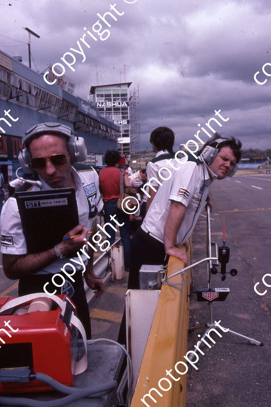 1980 SA GP Patrick Head, Frank Williams (permission Malcolm Sampson Motorsport Photography) (325)