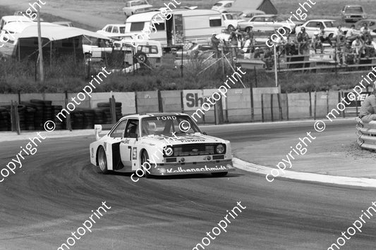 1980 SA GP_ support Escort S vd Merwe (permission Malcolm Sampson Motorsport Photography) (8)