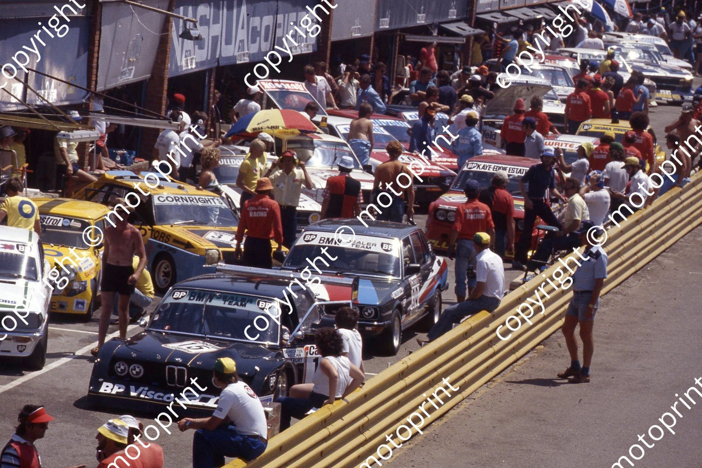 1981 9 hr crowded pits (courtesy Roger Swan) (94)