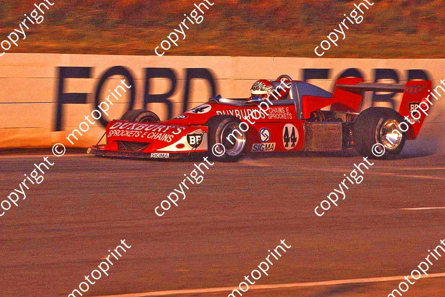 1981 FA Kya 44 Graham Duxbury March 77B dirt tracking ED SK (courtesy Roger Swan)